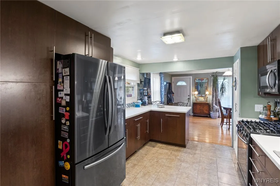 121 Yale Avenue, Amherst, New York 14226, Amherst, New York 14226, 2 Bedrooms Bedrooms, 6 Rooms Rooms,1 BathroomBathrooms,Residential,For Sale,121 Yale Avenue, Amherst, New York 14226,B1630166