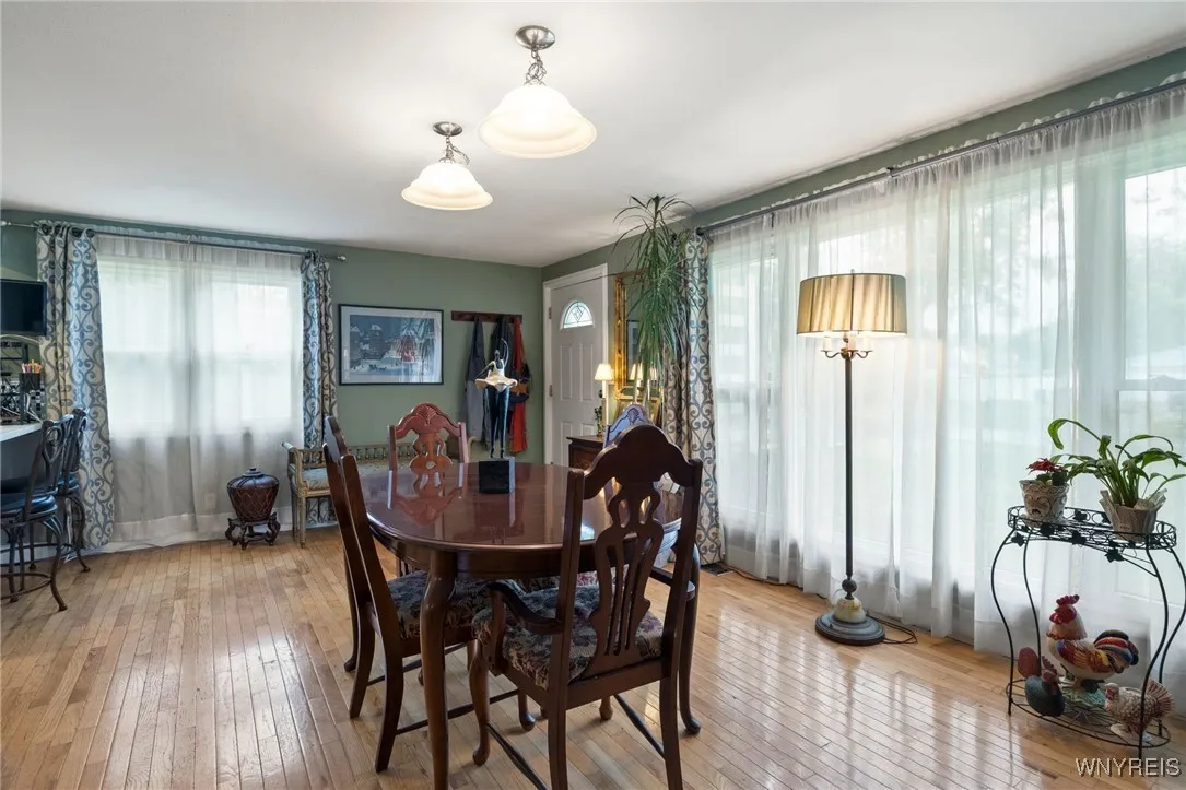 121 Yale Avenue, Amherst, New York 14226, Amherst, New York 14226, 2 Bedrooms Bedrooms, 6 Rooms Rooms,1 BathroomBathrooms,Residential,For Sale,121 Yale Avenue, Amherst, New York 14226,B1630166