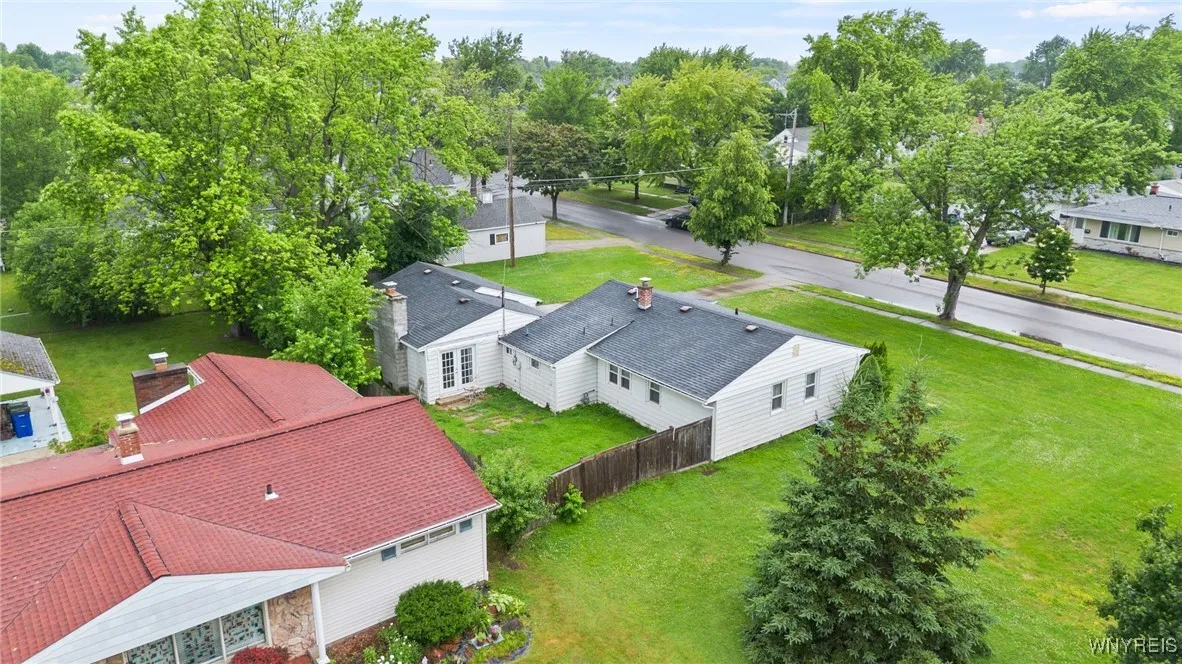 121 Yale Avenue, Amherst, New York 14226, Amherst, New York 14226, 2 Bedrooms Bedrooms, 6 Rooms Rooms,1 BathroomBathrooms,Residential,For Sale,121 Yale Avenue, Amherst, New York 14226,B1630166