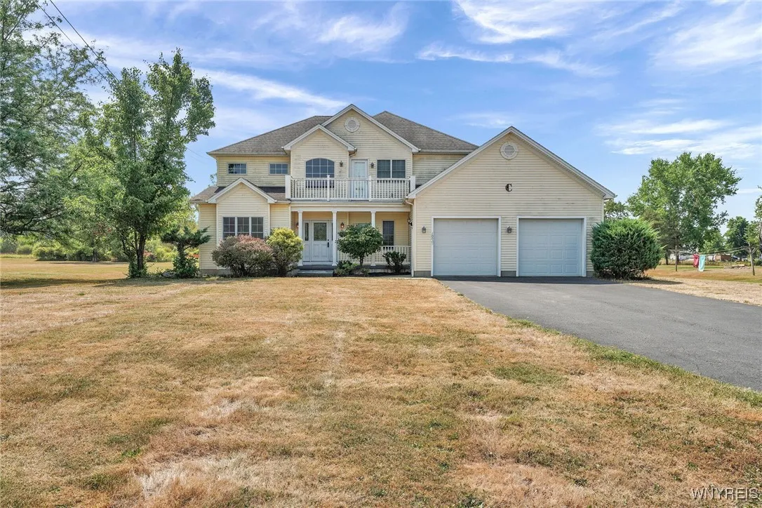 10025 Clarence Center Road, Clarence, New York 140, Clarence, New York 14031, 4 Bedrooms Bedrooms, 12 Rooms Rooms,3 BathroomsBathrooms,Residential,For Sale,10025 Clarence Center Road, Clarence, New York 140,B1629687