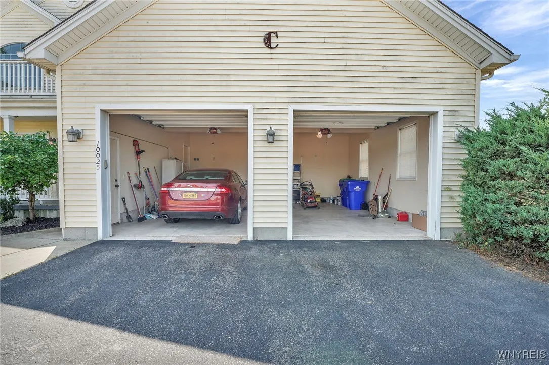 10025 Clarence Center Road, Clarence, New York 140, Clarence, New York 14031, 4 Bedrooms Bedrooms, 12 Rooms Rooms,3 BathroomsBathrooms,Residential,For Sale,10025 Clarence Center Road, Clarence, New York 140,B1629687
