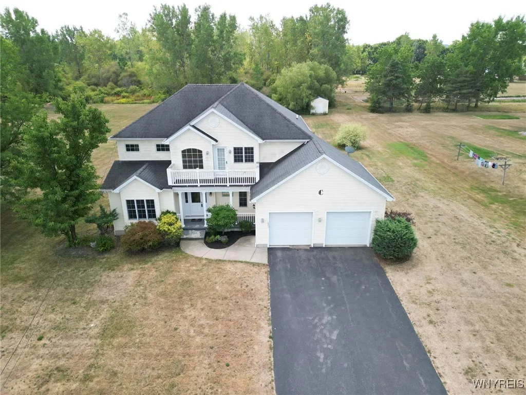 10025 Clarence Center Road, Clarence, New York 140, Clarence, New York 14031, 4 Bedrooms Bedrooms, 12 Rooms Rooms,3 BathroomsBathrooms,Residential,For Sale,10025 Clarence Center Road, Clarence, New York 140,B1629687