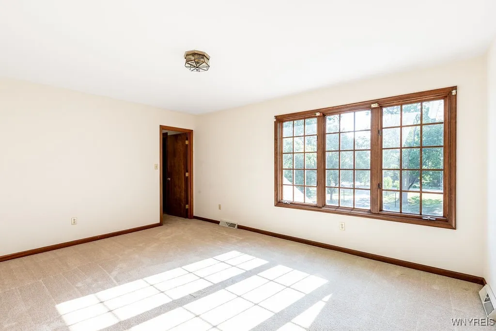 5354 Thompson Road, Clarence, New York 14031, Clarence, New York 14031, 4 Bedrooms Bedrooms, 9 Rooms Rooms,2 BathroomsBathrooms,Residential,Closed,5354 Thompson Road, Clarence, New York 14031,0,B1630150