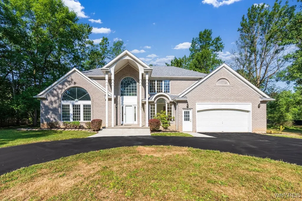 5354 Thompson Road, Clarence, New York 14031, Clarence, New York 14031, 4 Bedrooms Bedrooms, 9 Rooms Rooms,2 BathroomsBathrooms,Residential,Closed,5354 Thompson Road, Clarence, New York 14031,0,B1630150