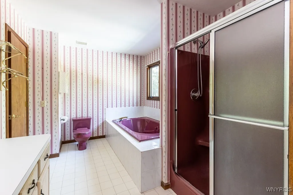 5354 Thompson Road, Clarence, New York 14031, Clarence, New York 14031, 4 Bedrooms Bedrooms, 9 Rooms Rooms,2 BathroomsBathrooms,Residential,Closed,5354 Thompson Road, Clarence, New York 14031,0,B1630150