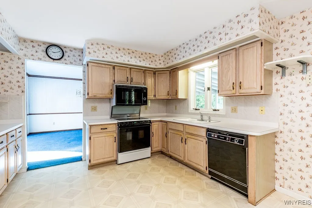 5354 Thompson Road, Clarence, New York 14031, Clarence, New York 14031, 4 Bedrooms Bedrooms, 9 Rooms Rooms,2 BathroomsBathrooms,Residential,Closed,5354 Thompson Road, Clarence, New York 14031,0,B1630150