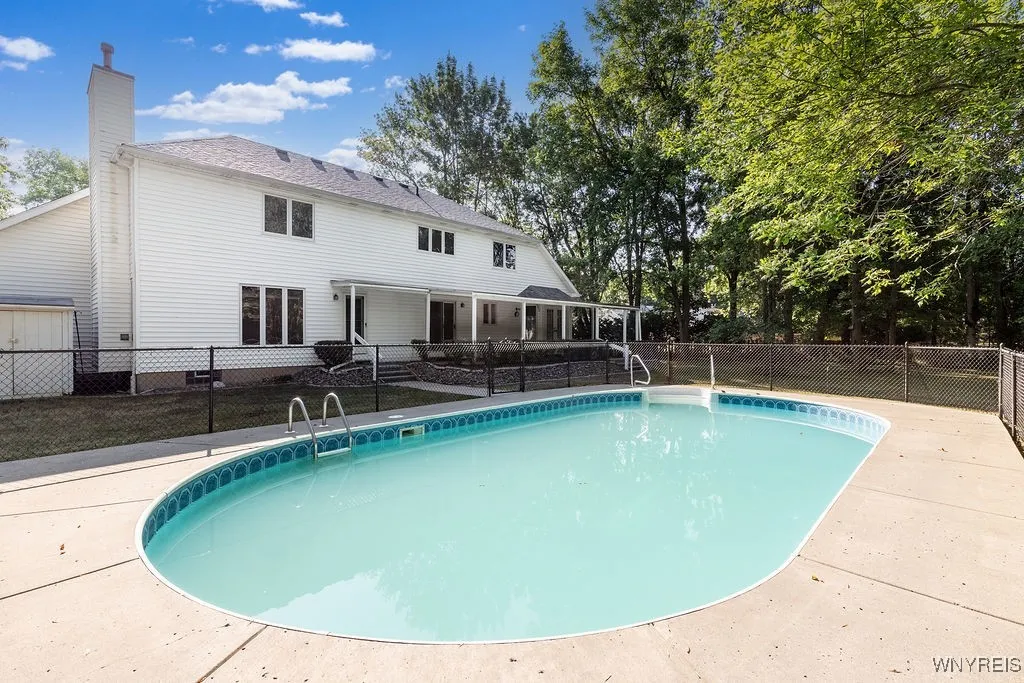 5354 Thompson Road, Clarence, New York 14031, Clarence, New York 14031, 4 Bedrooms Bedrooms, 9 Rooms Rooms,2 BathroomsBathrooms,Residential,Closed,5354 Thompson Road, Clarence, New York 14031,0,B1630150