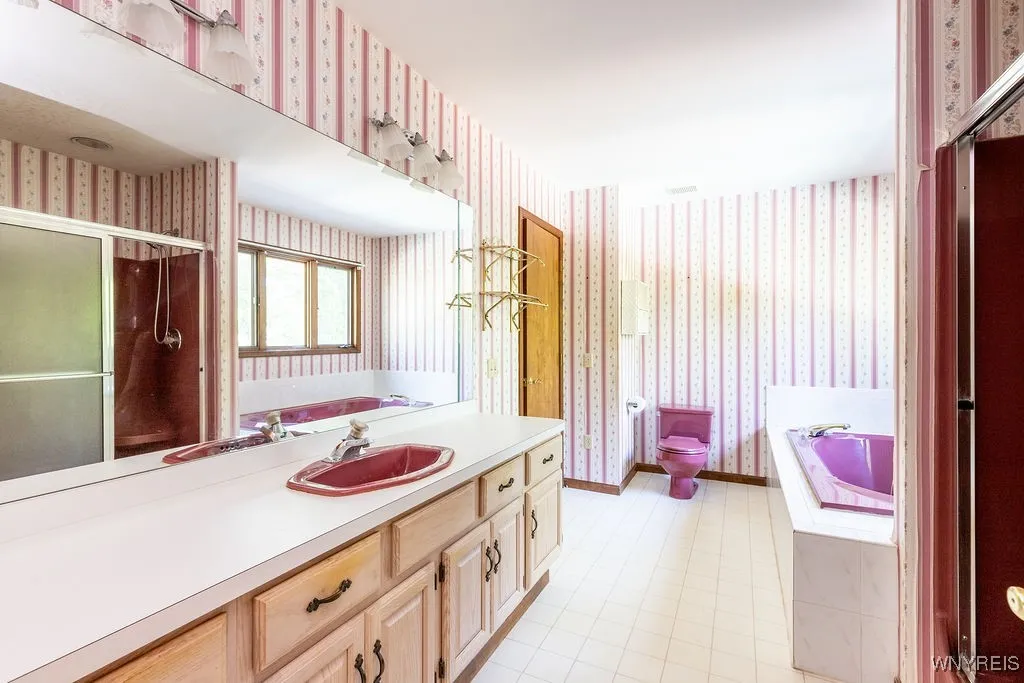 5354 Thompson Road, Clarence, New York 14031, Clarence, New York 14031, 4 Bedrooms Bedrooms, 9 Rooms Rooms,2 BathroomsBathrooms,Residential,Closed,5354 Thompson Road, Clarence, New York 14031,0,B1630150