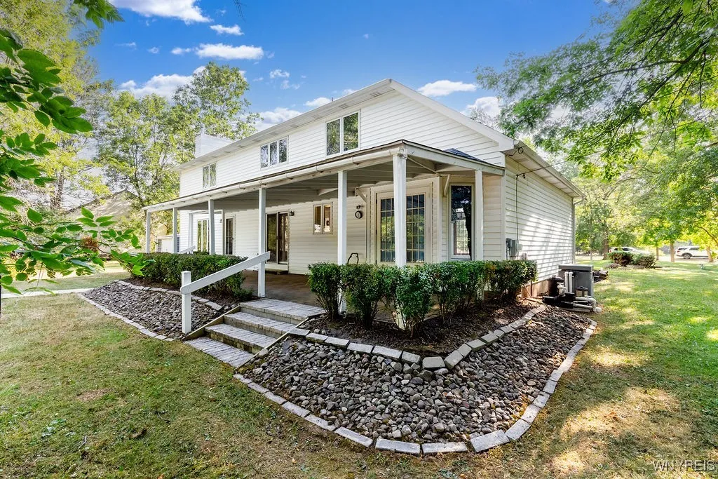 5354 Thompson Road, Clarence, New York 14031, Clarence, New York 14031, 4 Bedrooms Bedrooms, 9 Rooms Rooms,2 BathroomsBathrooms,Residential,Closed,5354 Thompson Road, Clarence, New York 14031,0,B1630150