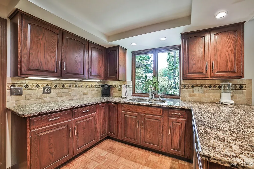 11 Fennec Lane, Amherst, New York 14051, Amherst, New York 14051, 5 Bedrooms Bedrooms, 10 Rooms Rooms,3 BathroomsBathrooms,Residential,Closed,11 Fennec Lane, Amherst, New York 14051,0,B1629944