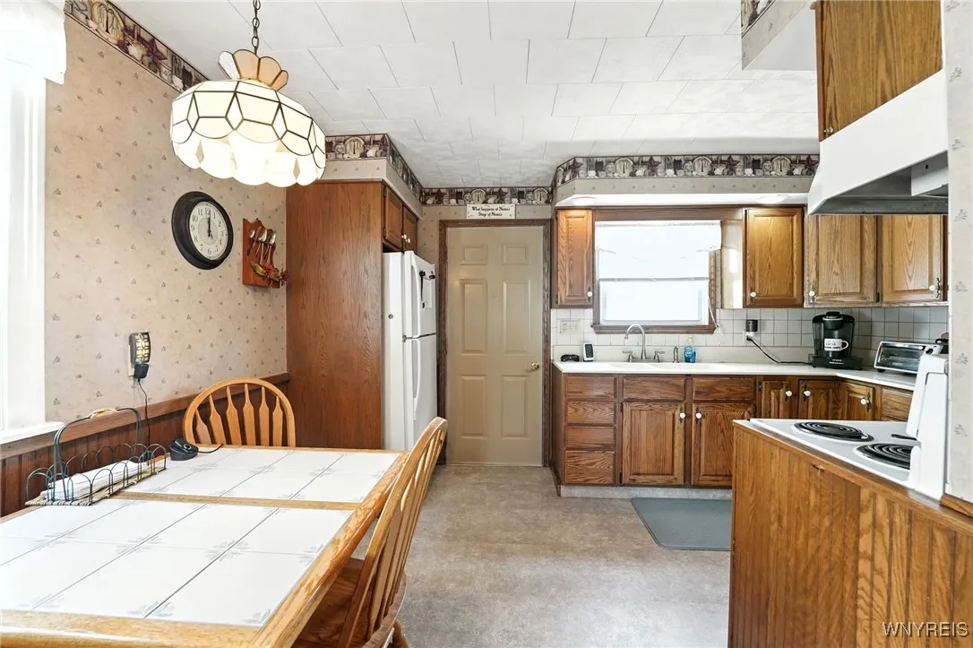 243 Edgewood Avenue, Tonawanda, New York 14223, Tonawanda, New York 14223, 3 Bedrooms Bedrooms, 7 Rooms Rooms,1 BathroomBathrooms,Residential,For Sale,243 Edgewood Avenue, Tonawanda, New York 14223,B1628579
