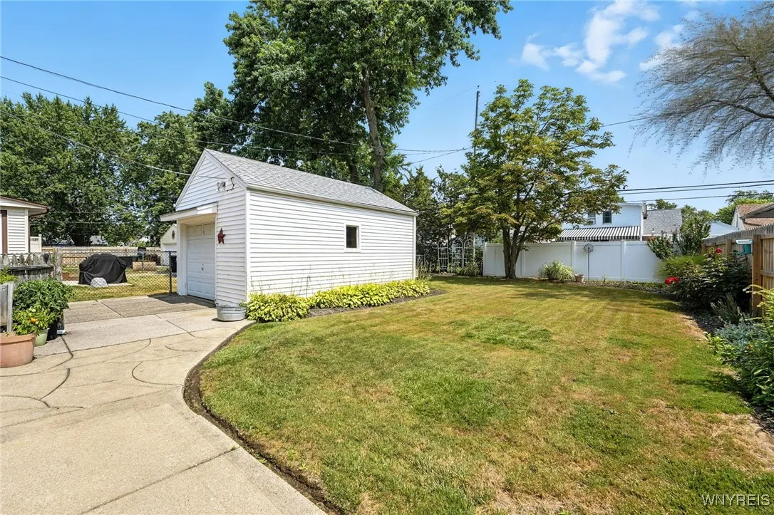 243 Edgewood Avenue, Tonawanda, New York 14223, Tonawanda, New York 14223, 3 Bedrooms Bedrooms, 7 Rooms Rooms,1 BathroomBathrooms,Residential,For Sale,243 Edgewood Avenue, Tonawanda, New York 14223,B1628579