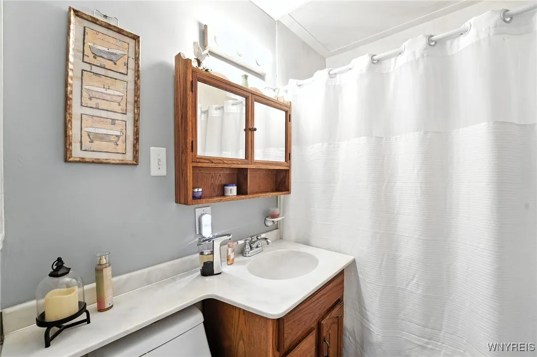 243 Edgewood Avenue, Tonawanda, New York 14223, Tonawanda, New York 14223, 3 Bedrooms Bedrooms, 7 Rooms Rooms,1 BathroomBathrooms,Residential,For Sale,243 Edgewood Avenue, Tonawanda, New York 14223,B1628579