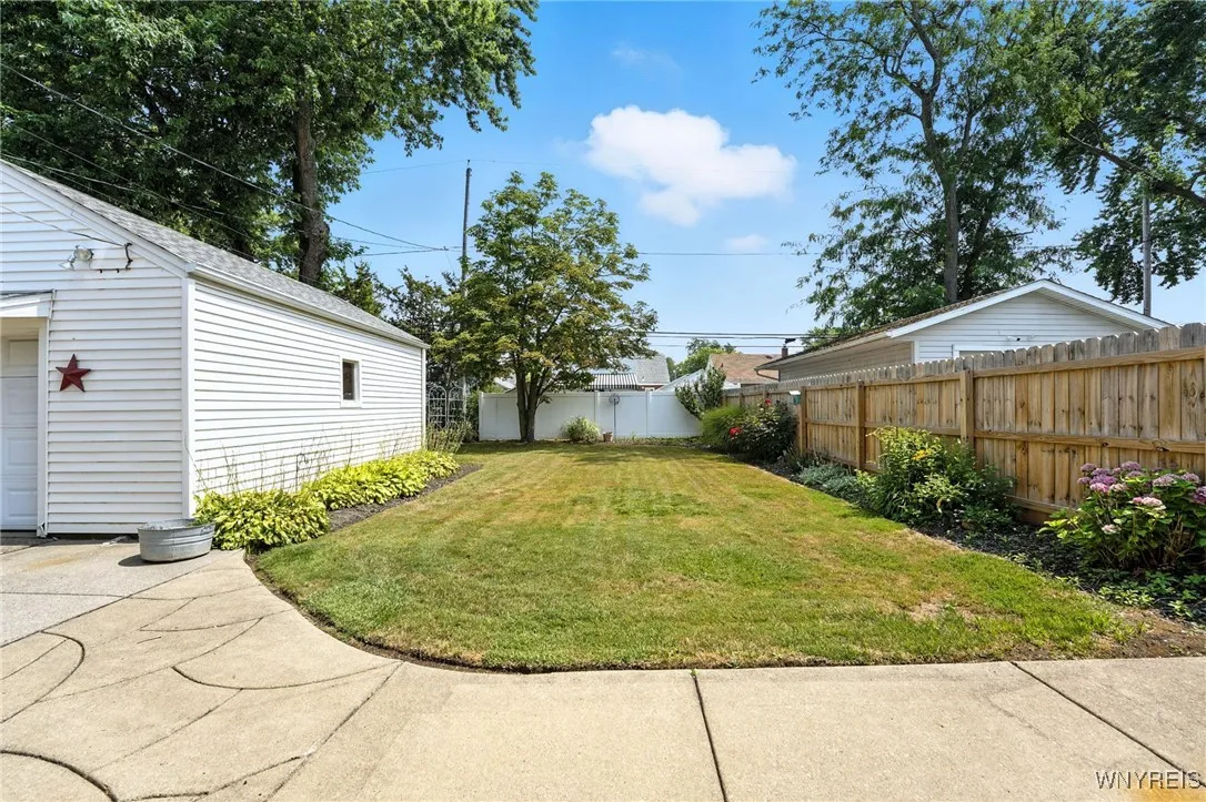 243 Edgewood Avenue, Tonawanda, New York 14223, Tonawanda, New York 14223, 3 Bedrooms Bedrooms, 7 Rooms Rooms,1 BathroomBathrooms,Residential,For Sale,243 Edgewood Avenue, Tonawanda, New York 14223,B1628579