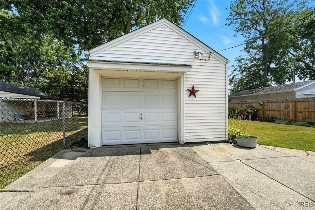 243 Edgewood Avenue, Tonawanda, New York 14223, Tonawanda, New York 14223, 3 Bedrooms Bedrooms, 7 Rooms Rooms,1 BathroomBathrooms,Residential,For Sale,243 Edgewood Avenue, Tonawanda, New York 14223,B1628579