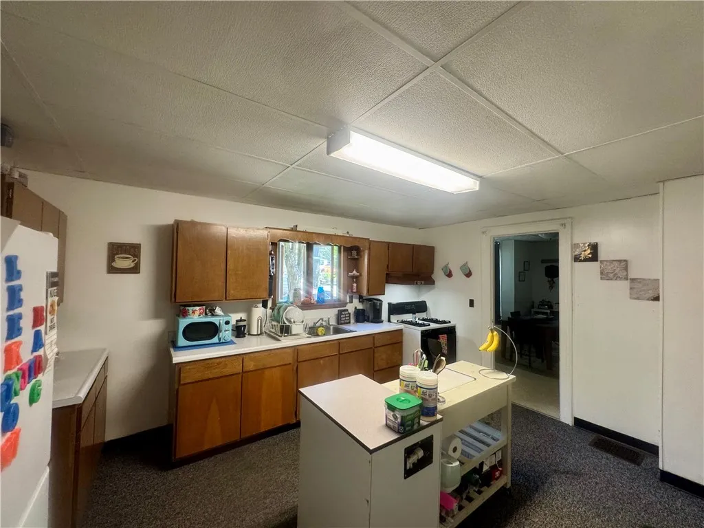 68 River Street 66, Oneonta, New York 13820, Oneonta, New York 13820, 5 Bedrooms Bedrooms, ,3 BathroomsBathrooms,Residential,Closed,68 River Street 66, Oneonta, New York 13820,0,R1630045