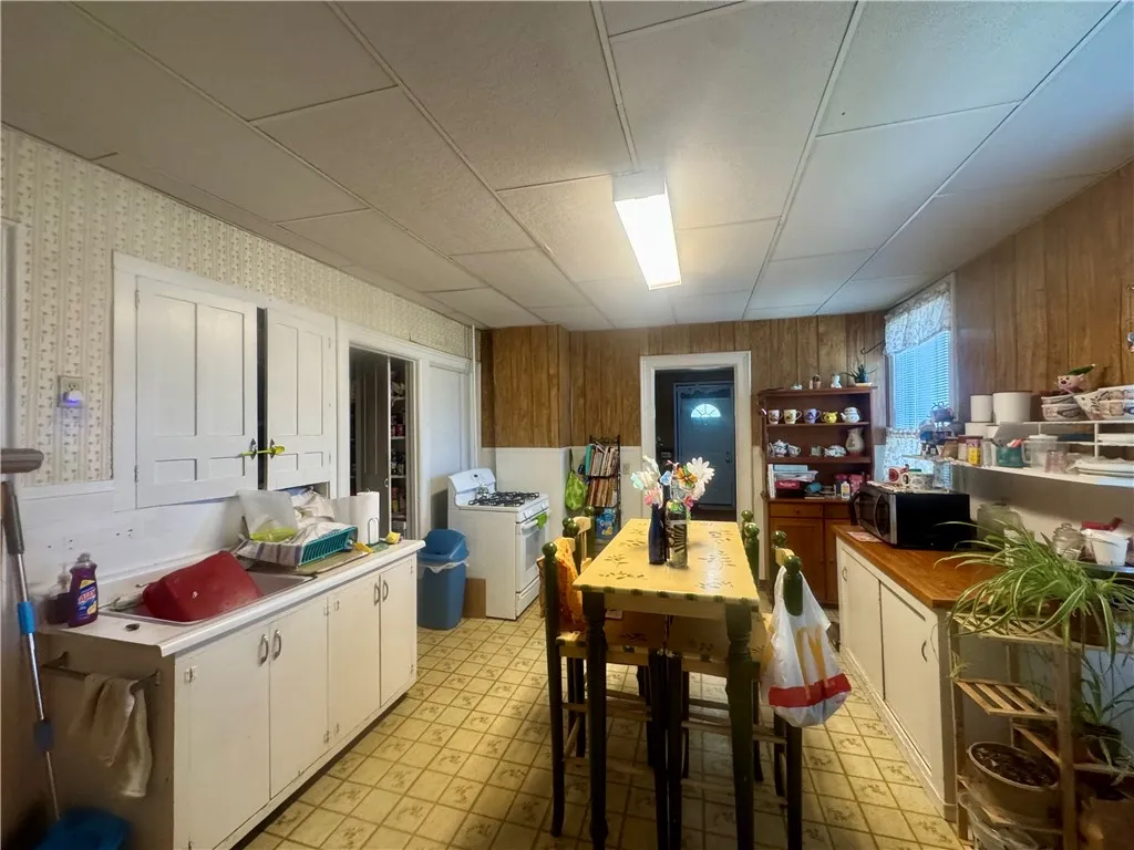 68 River Street 66, Oneonta, New York 13820, Oneonta, New York 13820, 5 Bedrooms Bedrooms, ,3 BathroomsBathrooms,Residential,Closed,68 River Street 66, Oneonta, New York 13820,0,R1630045