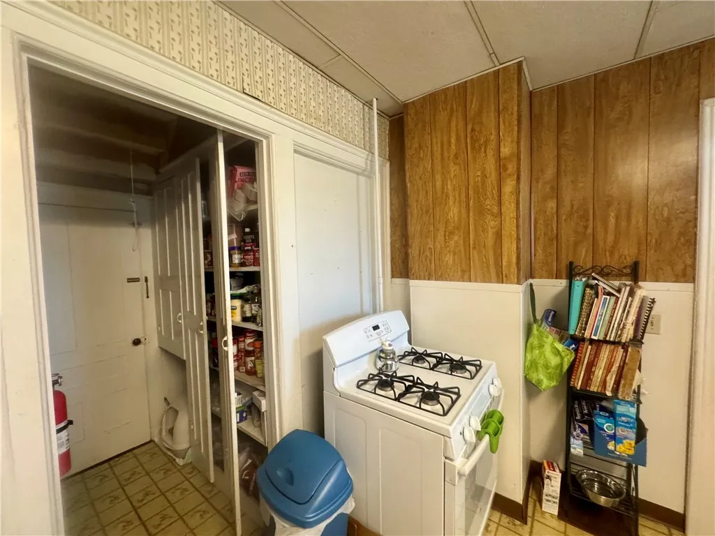 68 River Street 66, Oneonta, New York 13820, Oneonta, New York 13820, 5 Bedrooms Bedrooms, ,3 BathroomsBathrooms,Residential,Closed,68 River Street 66, Oneonta, New York 13820,0,R1630045