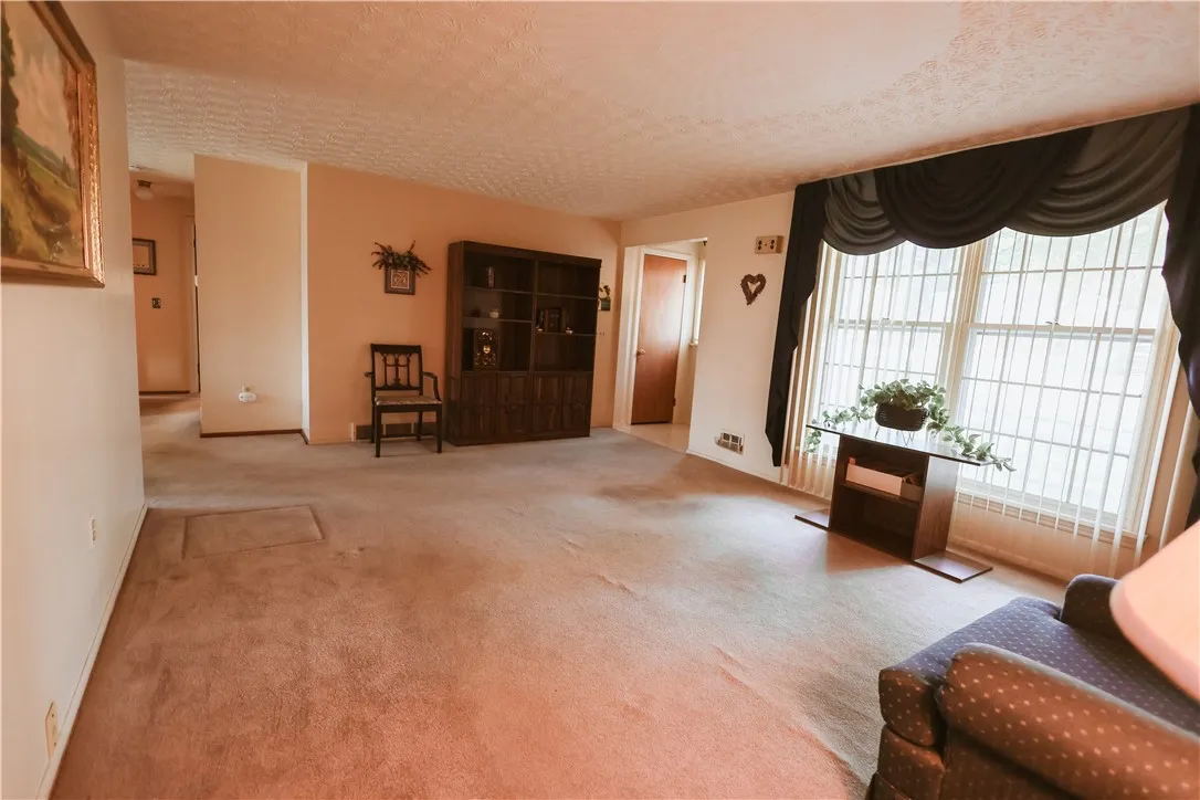 106 Stone Fence Road, Greece, New York 14626, Greece, New York 14626, 3 Bedrooms Bedrooms, 7 Rooms Rooms,1 BathroomBathrooms,Residential,Closed,106 Stone Fence Road, Greece, New York 14626,0,R1630204