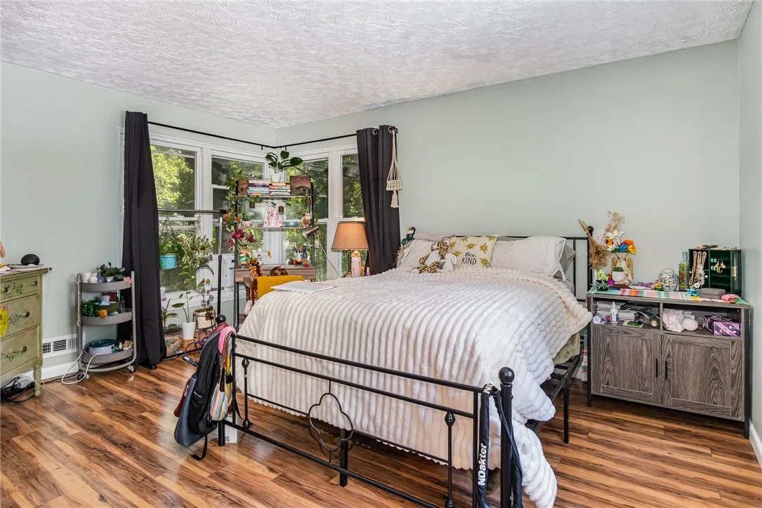 2201 W Henrietta Road, Brighton, New York 14623, Brighton, New York 14623, 3 Bedrooms Bedrooms, 6 Rooms Rooms,1 BathroomBathrooms,Residential,Closed,2201 W Henrietta Road, Brighton, New York 14623,0,R1629689