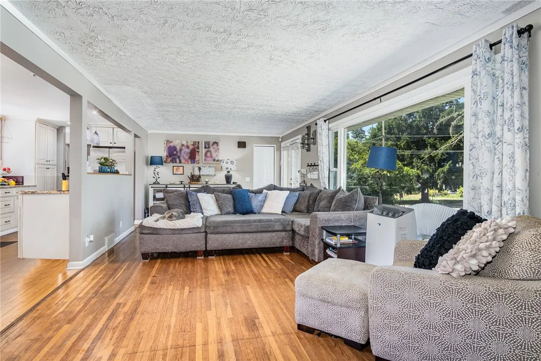 2201 W Henrietta Road, Brighton, New York 14623, Brighton, New York 14623, 3 Bedrooms Bedrooms, 6 Rooms Rooms,1 BathroomBathrooms,Residential,Closed,2201 W Henrietta Road, Brighton, New York 14623,0,R1629689