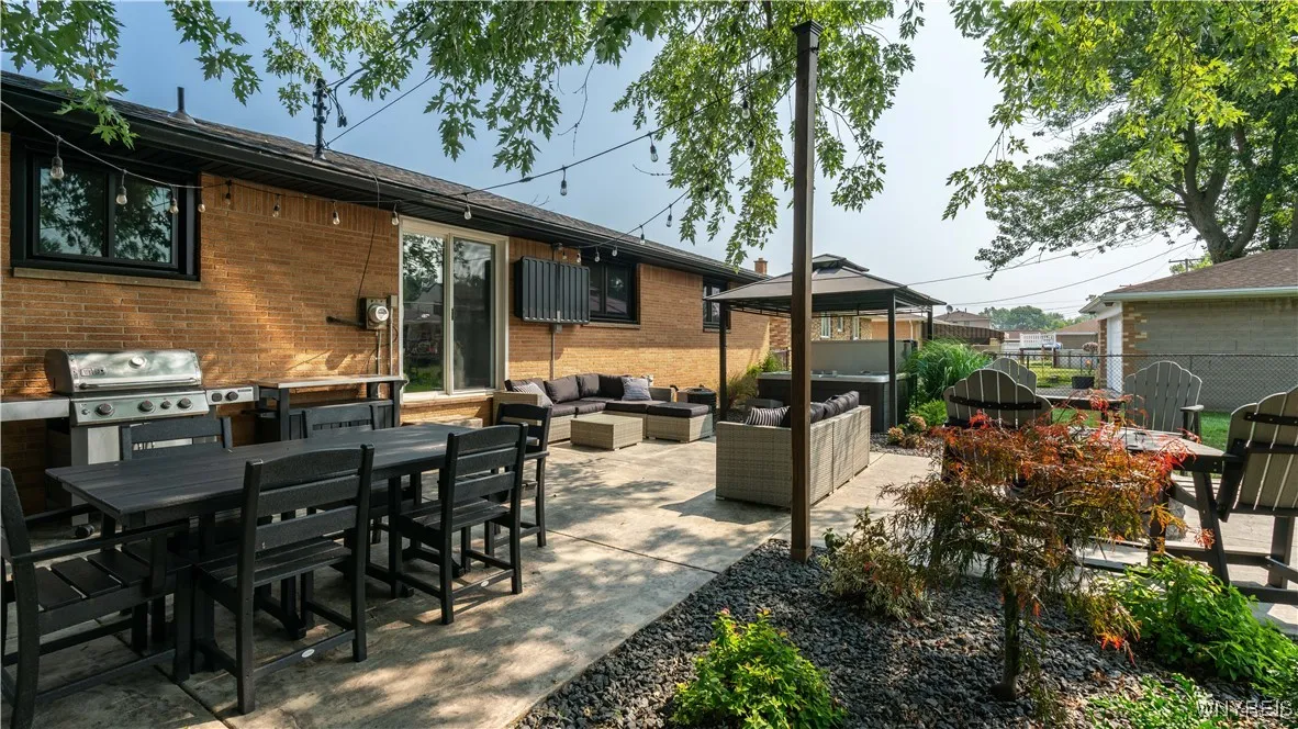187 Elmsford Drive, West Seneca, New York 14224, West Seneca, New York 14224, 3 Bedrooms Bedrooms, 6 Rooms Rooms,1 BathroomBathrooms,Residential,Closed,187 Elmsford Drive, West Seneca, New York 14224,0,B1629528