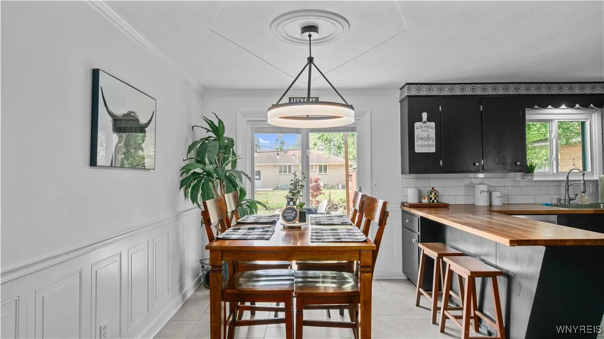 187 Elmsford Drive, West Seneca, New York 14224, West Seneca, New York 14224, 3 Bedrooms Bedrooms, 6 Rooms Rooms,1 BathroomBathrooms,Residential,Closed,187 Elmsford Drive, West Seneca, New York 14224,0,B1629528