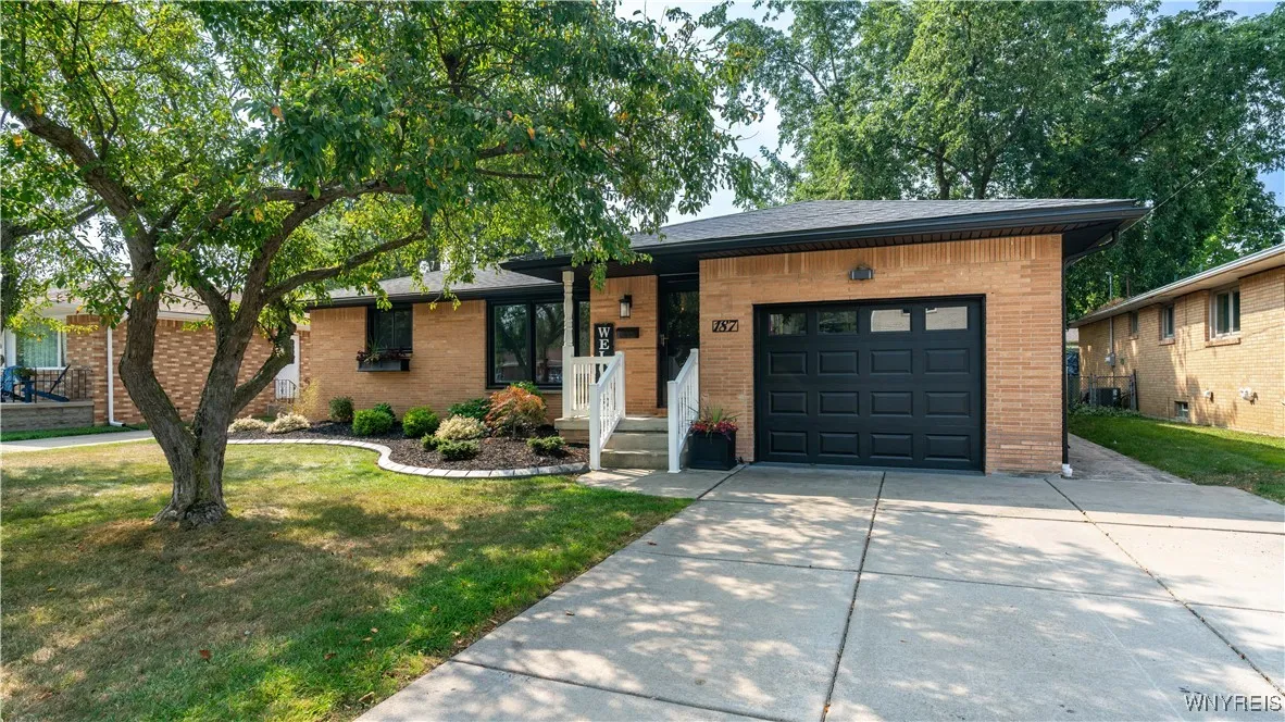 187 Elmsford Drive, West Seneca, New York 14224, West Seneca, New York 14224, 3 Bedrooms Bedrooms, 6 Rooms Rooms,1 BathroomBathrooms,Residential,Closed,187 Elmsford Drive, West Seneca, New York 14224,0,B1629528