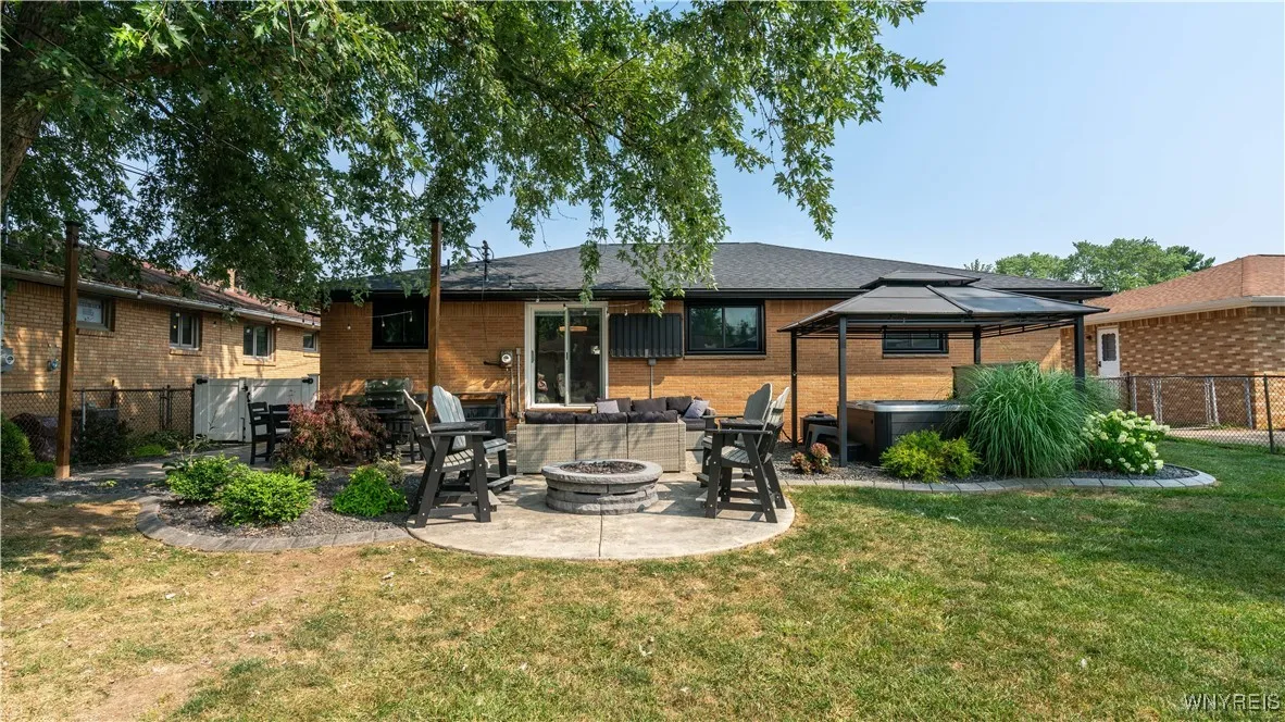 187 Elmsford Drive, West Seneca, New York 14224, West Seneca, New York 14224, 3 Bedrooms Bedrooms, 6 Rooms Rooms,1 BathroomBathrooms,Residential,Closed,187 Elmsford Drive, West Seneca, New York 14224,0,B1629528