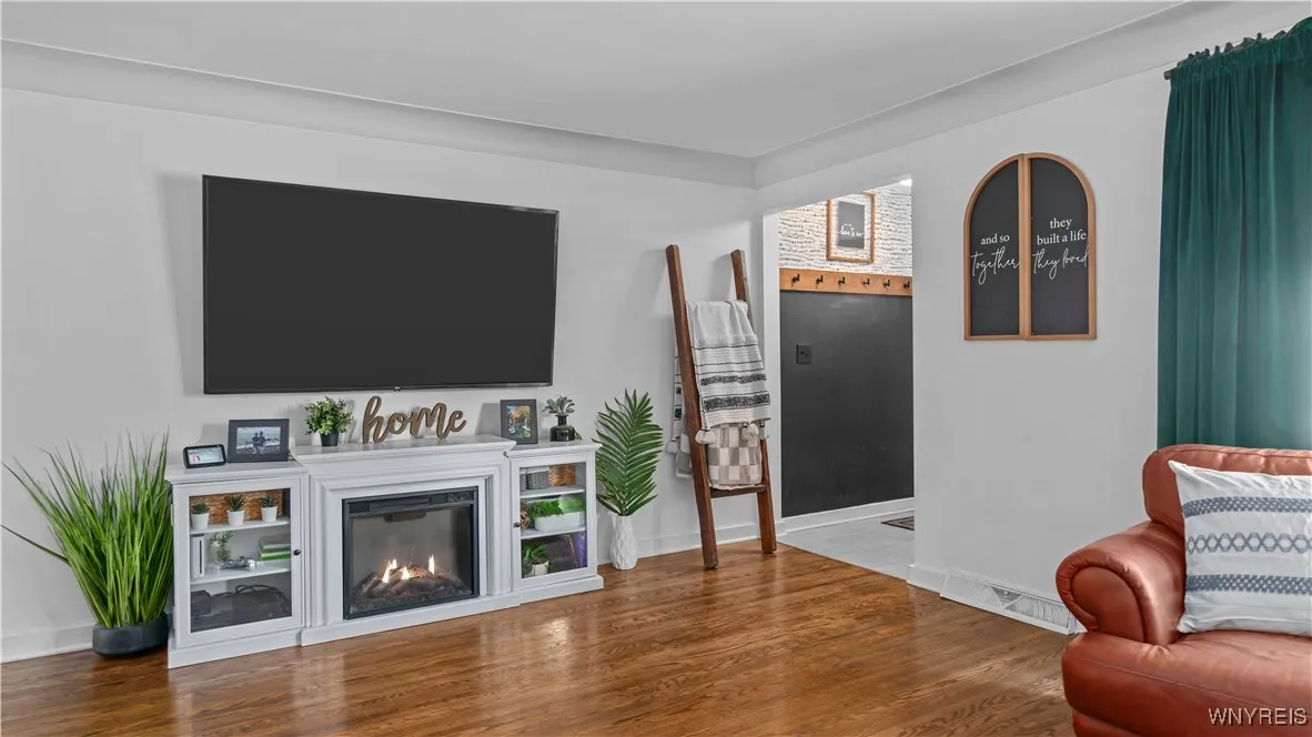 187 Elmsford Drive, West Seneca, New York 14224, West Seneca, New York 14224, 3 Bedrooms Bedrooms, 6 Rooms Rooms,1 BathroomBathrooms,Residential,Closed,187 Elmsford Drive, West Seneca, New York 14224,0,B1629528