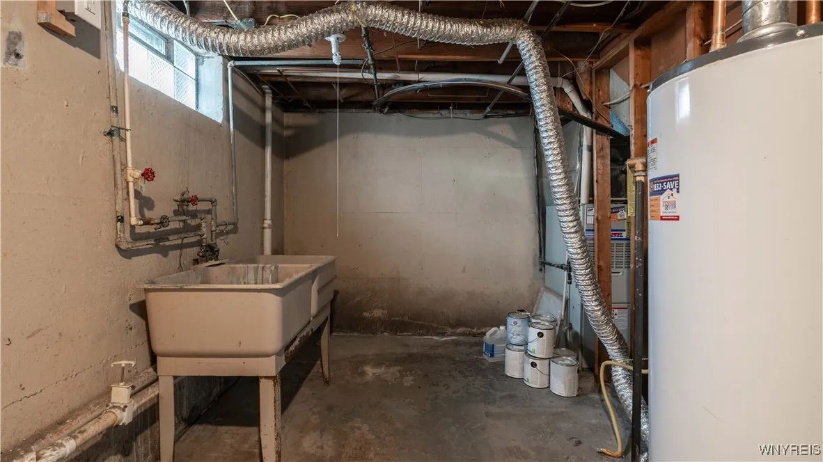 88 Clearvale Drive, Cheektowaga, New York 14225, Cheektowaga, New York 14225, 2 Bedrooms Bedrooms, 6 Rooms Rooms,1 BathroomBathrooms,Residential,Closed,88 Clearvale Drive, Cheektowaga, New York 14225,0,B1629995