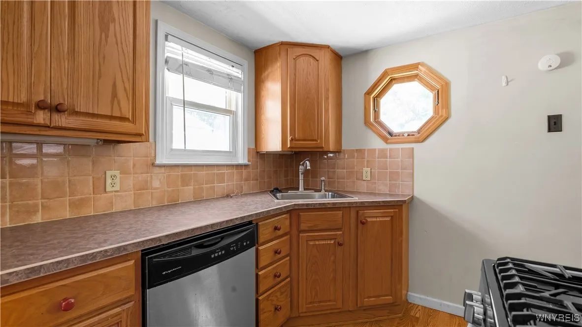 88 Clearvale Drive, Cheektowaga, New York 14225, Cheektowaga, New York 14225, 2 Bedrooms Bedrooms, 6 Rooms Rooms,1 BathroomBathrooms,Residential,Closed,88 Clearvale Drive, Cheektowaga, New York 14225,0,B1629995