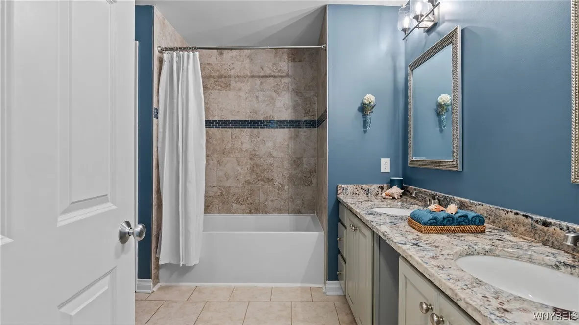 6 Park Meadow Drive, West Seneca, New York 14224, West Seneca, New York 14224, 4 Bedrooms Bedrooms, 7 Rooms Rooms,2 BathroomsBathrooms,Residential,Closed,6 Park Meadow Drive, West Seneca, New York 14224,0,B1629930