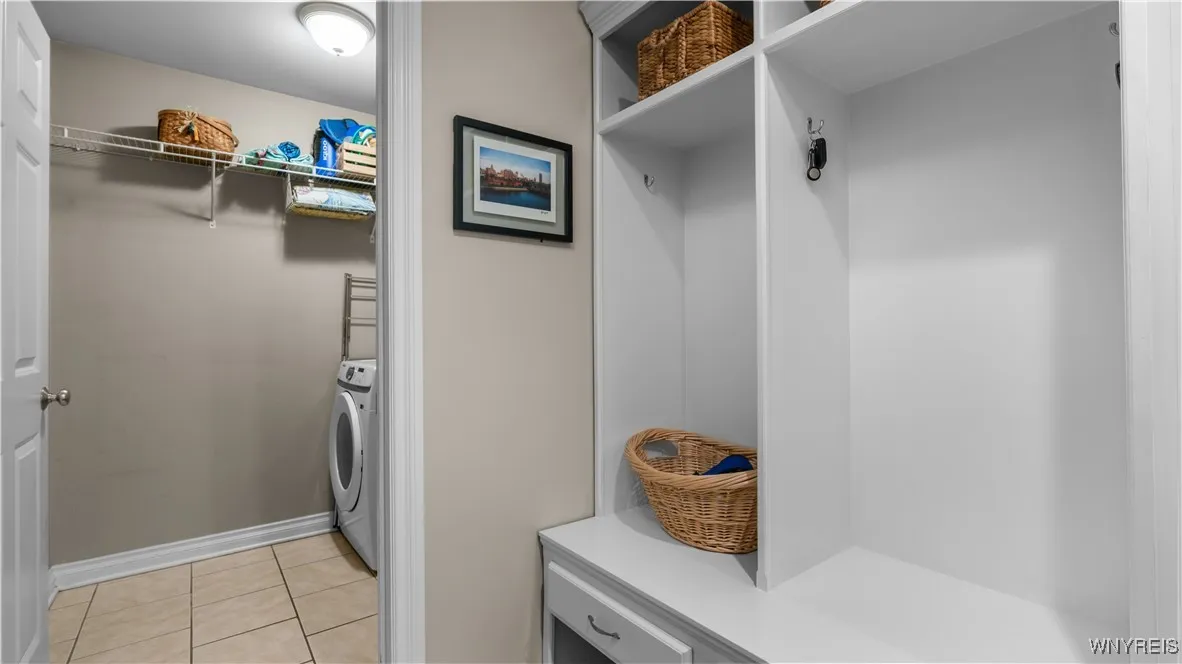 6 Park Meadow Drive, West Seneca, New York 14224, West Seneca, New York 14224, 4 Bedrooms Bedrooms, 7 Rooms Rooms,2 BathroomsBathrooms,Residential,Closed,6 Park Meadow Drive, West Seneca, New York 14224,0,B1629930