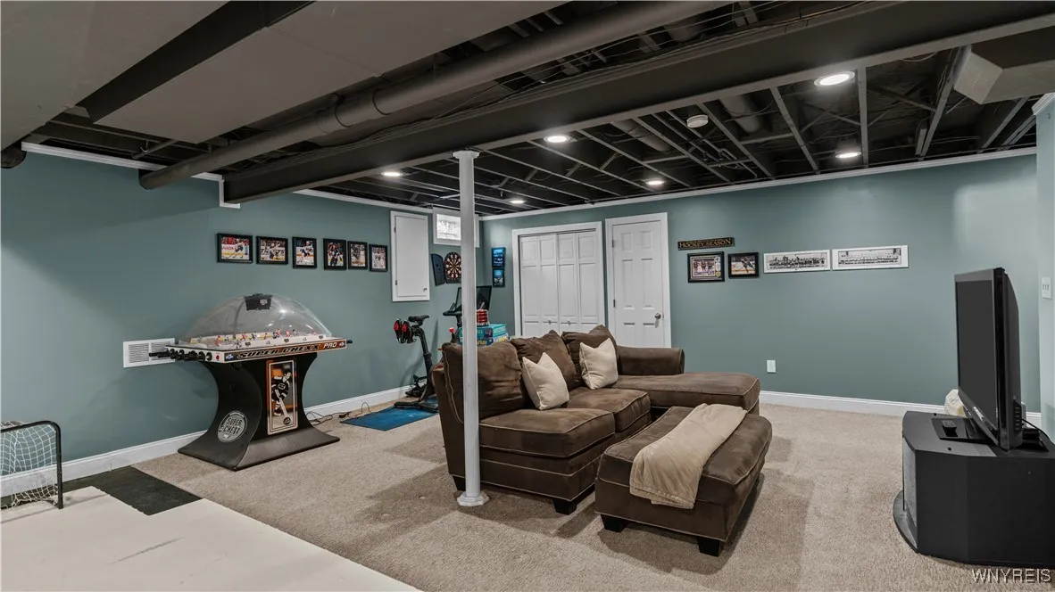 6 Park Meadow Drive, West Seneca, New York 14224, West Seneca, New York 14224, 4 Bedrooms Bedrooms, 7 Rooms Rooms,2 BathroomsBathrooms,Residential,Closed,6 Park Meadow Drive, West Seneca, New York 14224,0,B1629930