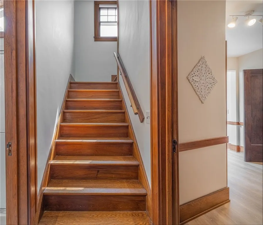 136 Eastland Avenue, Brighton, New York 14618, Brighton, New York 14618, 4 Bedrooms Bedrooms, 8 Rooms Rooms,2 BathroomsBathrooms,Residential,Closed,136 Eastland Avenue, Brighton, New York 14618,0,R1629434