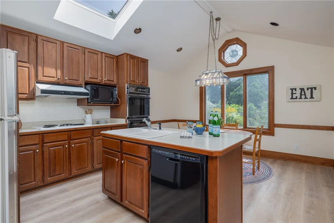 136 Eastland Avenue, Brighton, New York 14618, Brighton, New York 14618, 4 Bedrooms Bedrooms, 8 Rooms Rooms,2 BathroomsBathrooms,Residential,Closed,136 Eastland Avenue, Brighton, New York 14618,0,R1629434