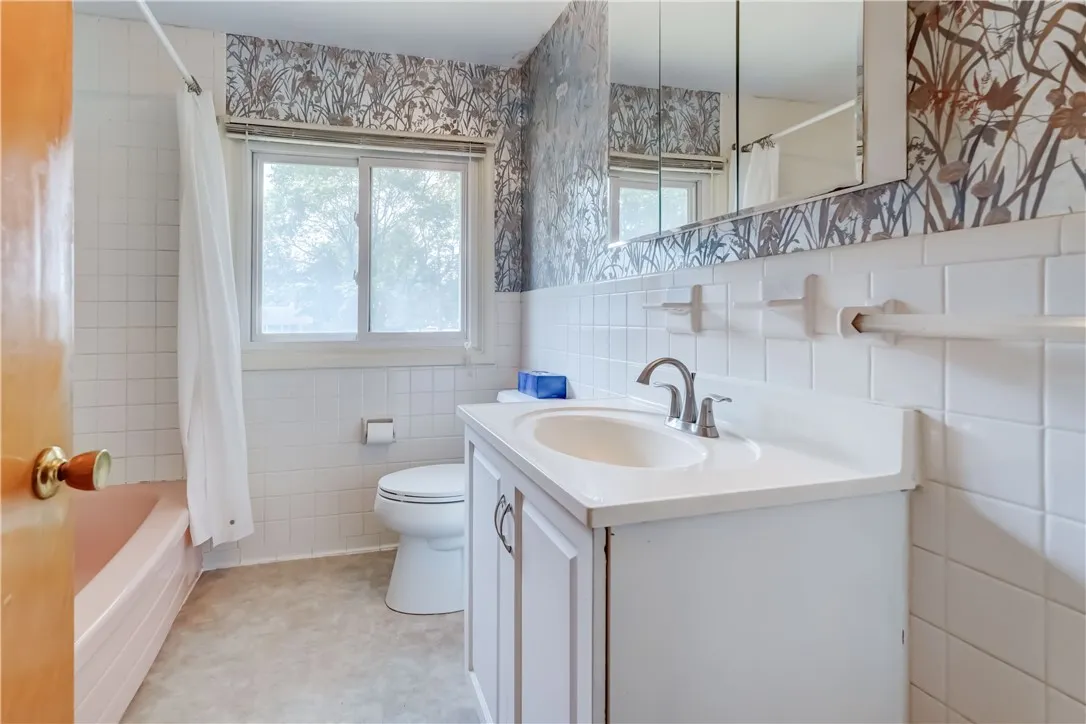 24 Sandstone Drive, Greece, New York 14616, Greece, New York 14616, 3 Bedrooms Bedrooms, 7 Rooms Rooms,1 BathroomBathrooms,Residential,Closed,24 Sandstone Drive, Greece, New York 14616,0,R1630239