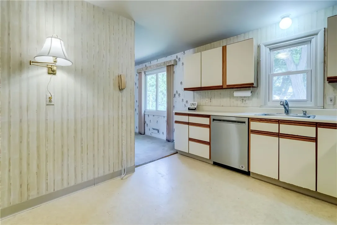 24 Sandstone Drive, Greece, New York 14616, Greece, New York 14616, 3 Bedrooms Bedrooms, 7 Rooms Rooms,1 BathroomBathrooms,Residential,Closed,24 Sandstone Drive, Greece, New York 14616,0,R1630239