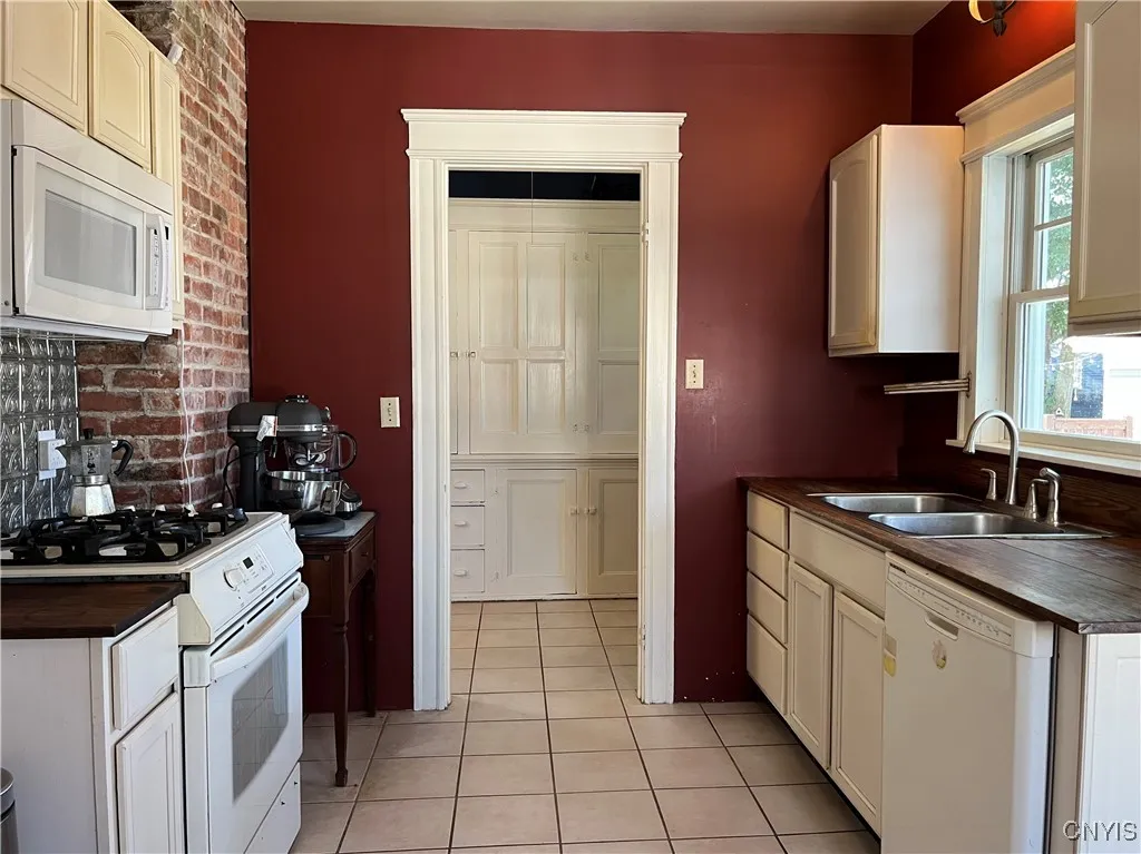 362 South 4th Street, Fulton, New York 13069, Fulton, New York 13069, 4 Bedrooms Bedrooms, 13 Rooms Rooms,1 BathroomBathrooms,Residential,Closed,362 South 4th Street, Fulton, New York 13069,0,S1629852