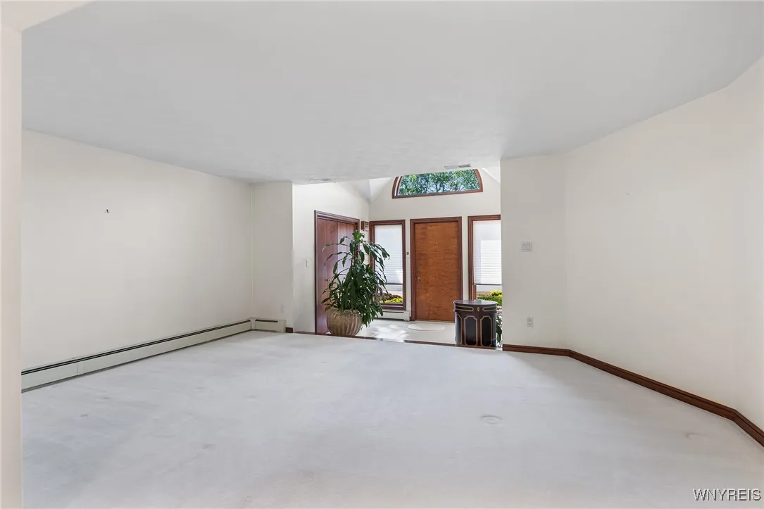 624 Woodland Drive, Tonawanda, New York 14223, Tonawanda, New York 14223, 3 Bedrooms Bedrooms, 11 Rooms Rooms,3 BathroomsBathrooms,Residential,For Sale,624 Woodland Drive, Tonawanda, New York 14223,B1630175