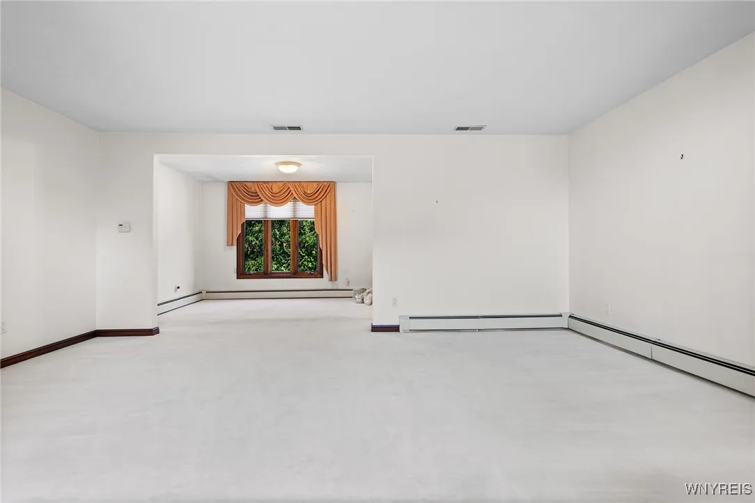 624 Woodland Drive, Tonawanda, New York 14223, Tonawanda, New York 14223, 3 Bedrooms Bedrooms, 11 Rooms Rooms,3 BathroomsBathrooms,Residential,For Sale,624 Woodland Drive, Tonawanda, New York 14223,B1630175