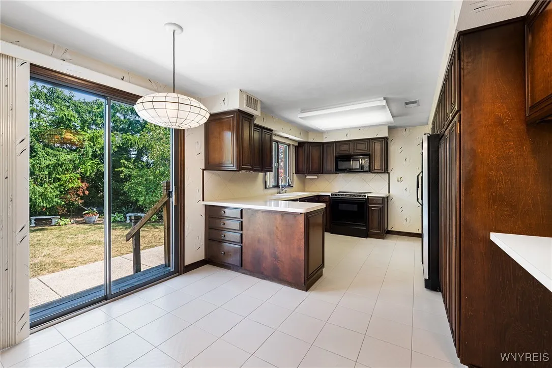 624 Woodland Drive, Tonawanda, New York 14223, Tonawanda, New York 14223, 3 Bedrooms Bedrooms, 11 Rooms Rooms,3 BathroomsBathrooms,Residential,For Sale,624 Woodland Drive, Tonawanda, New York 14223,B1630175
