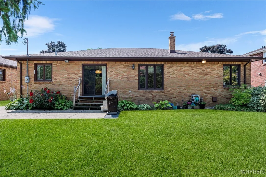 624 Woodland Drive, Tonawanda, New York 14223, Tonawanda, New York 14223, 3 Bedrooms Bedrooms, 11 Rooms Rooms,3 BathroomsBathrooms,Residential,For Sale,624 Woodland Drive, Tonawanda, New York 14223,B1630175