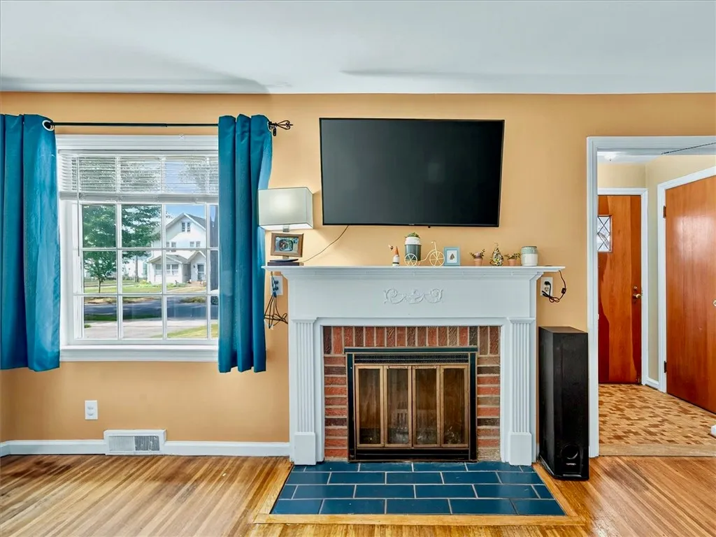 15 Burwell Road, Irondequoit, New York 14617, Irondequoit, New York 14617, 3 Bedrooms Bedrooms, 6 Rooms Rooms,2 BathroomsBathrooms,Residential,Closed,15 Burwell Road, Irondequoit, New York 14617,0,R1630208