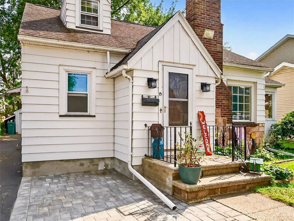 15 Burwell Road, Irondequoit, New York 14617, Irondequoit, New York 14617, 3 Bedrooms Bedrooms, 6 Rooms Rooms,2 BathroomsBathrooms,Residential,Closed,15 Burwell Road, Irondequoit, New York 14617,0,R1630208