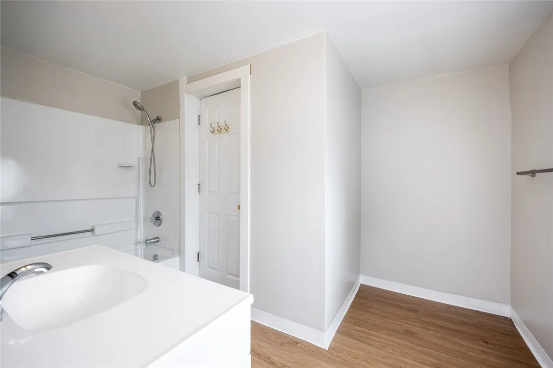 757 Holt Rd, Webster, New York 14580, Webster, New York 14580, 2 Bedrooms Bedrooms, 6 Rooms Rooms,1 BathroomBathrooms,Residential Lease,Closed,757 Holt Rd, Webster, New York 14580,0,R1630270