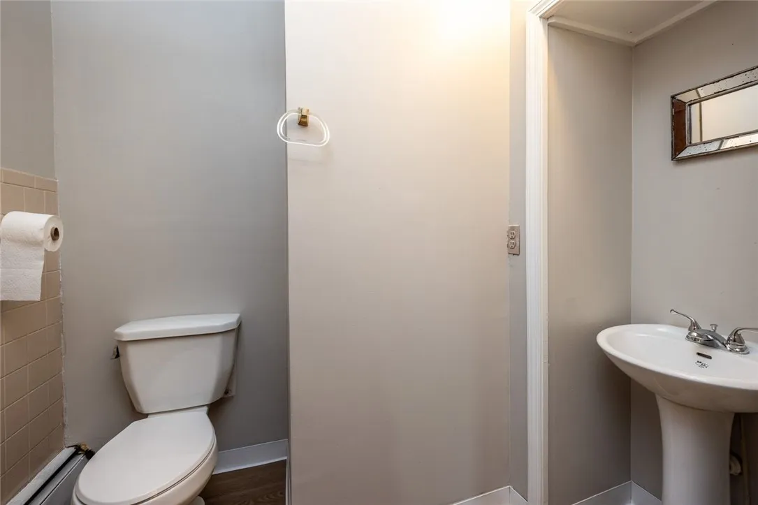 757 Holt Rd, Webster, New York 14580, Webster, New York 14580, 2 Bedrooms Bedrooms, 6 Rooms Rooms,1 BathroomBathrooms,Residential Lease,Closed,757 Holt Rd, Webster, New York 14580,0,R1630270