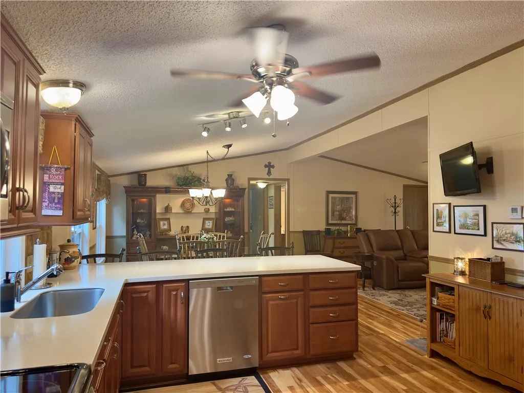 225 Sunset Drive, Clarendon, New York 14470, Clarendon, New York 14470, 3 Bedrooms Bedrooms, 6 Rooms Rooms,2 BathroomsBathrooms,Residential,Closed,225 Sunset Drive, Clarendon, New York 14470,0,R1630334