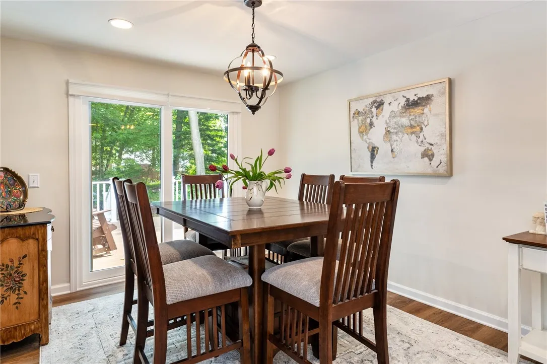 706 Close Circle, Webster, New York 14580, Webster, New York 14580, 2 Bedrooms Bedrooms, 6 Rooms Rooms,1 BathroomBathrooms,Residential,Closed,706 Close Circle, Webster, New York 14580,0,R1629361